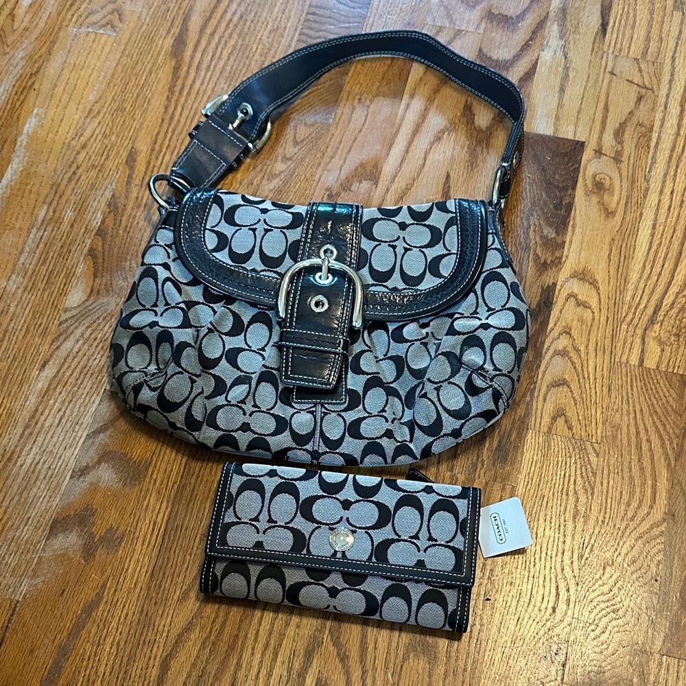 Coach Black and Gray Signature Shoulder Bag w wallet (wallet only-new with
tags)